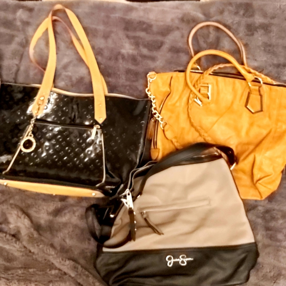 Lots of purses 3 in each lot